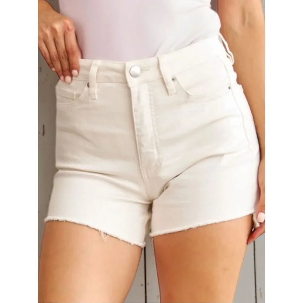 RFM Ivory High Rise Denim Shorts Tummy Control Frayed Step Hem Stretch Med NWT - Picture 2 of 11